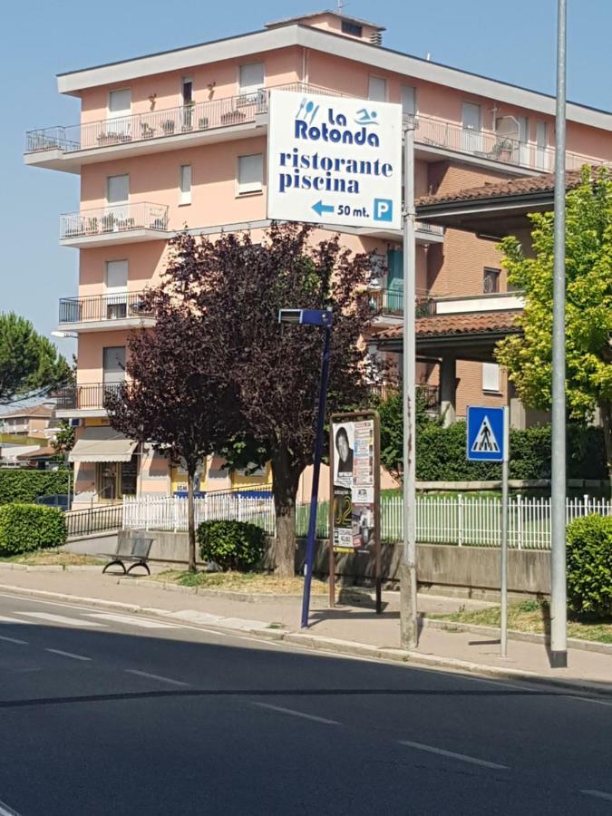 Appartamento Panoramico Nizza Monferrato Exteriör bild